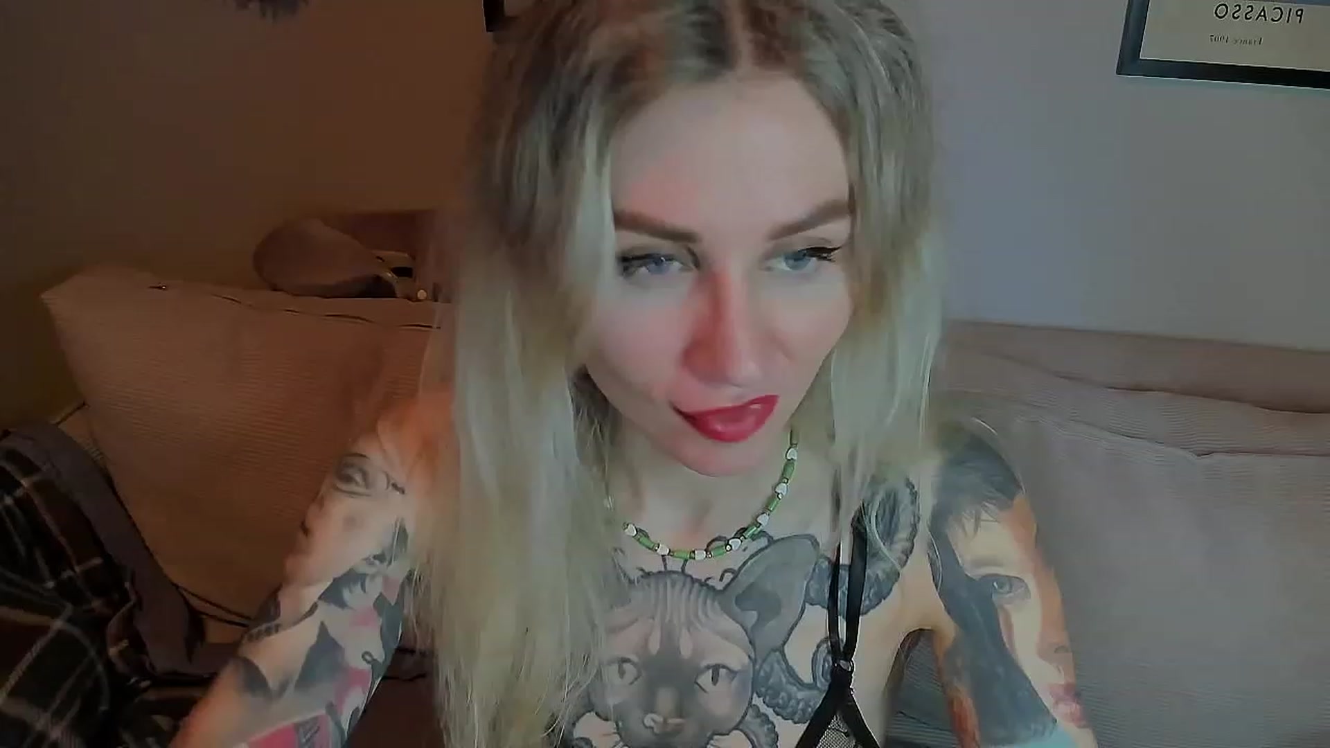 Gallery image thumbnail from Alexa_Smithhh's myfreecams stream on, 04/24/2023, 19:32 image 3 of 20
