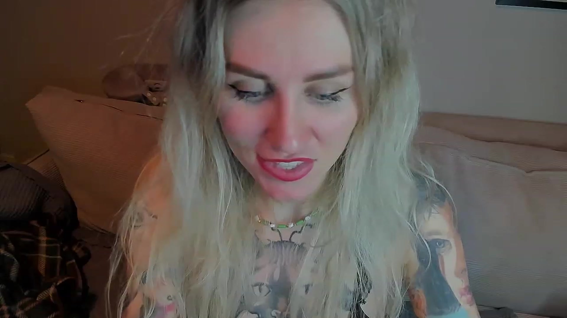 Gallery image thumbnail from Alexa_Smithhh's myfreecams stream on, 04/24/2023, 21:42 image 4 of 20