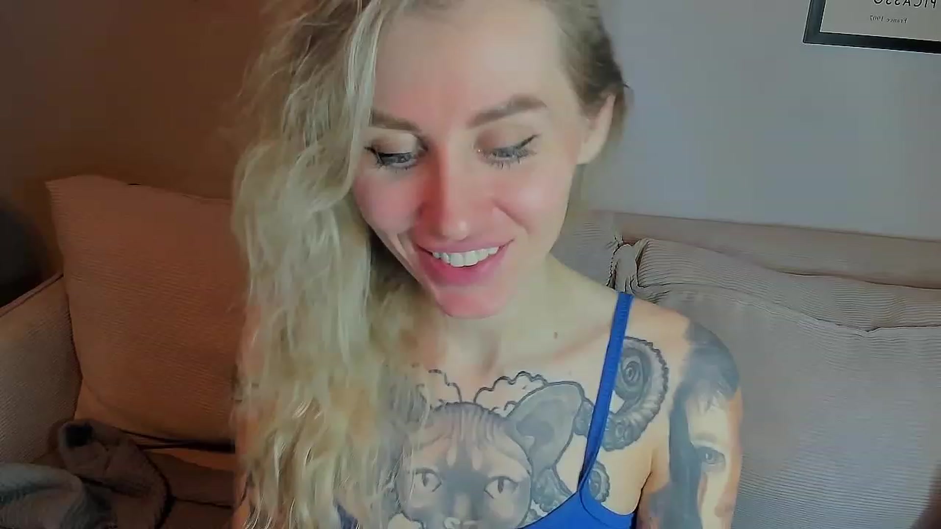 Gallery image thumbnail from Alexa_Smithhh's myfreecams stream on, 04/28/2023, 21:20 image 10 of 20