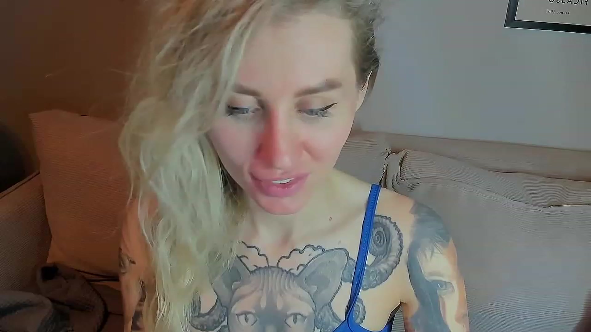 Gallery image thumbnail from Alexa_Smithhh's myfreecams stream on, 04/28/2023, 21:20 image 13 of 20