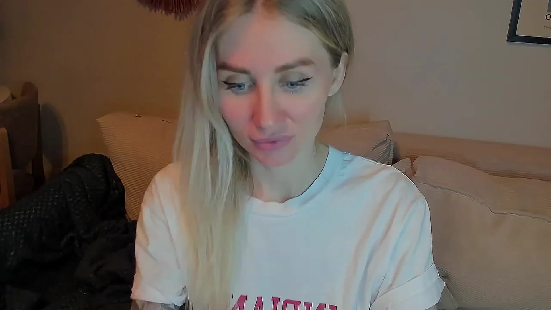 Gallery image thumbnail from Alexa_Smithhh's myfreecams stream on, 05/02/2023, 21:18 image 13 of 20