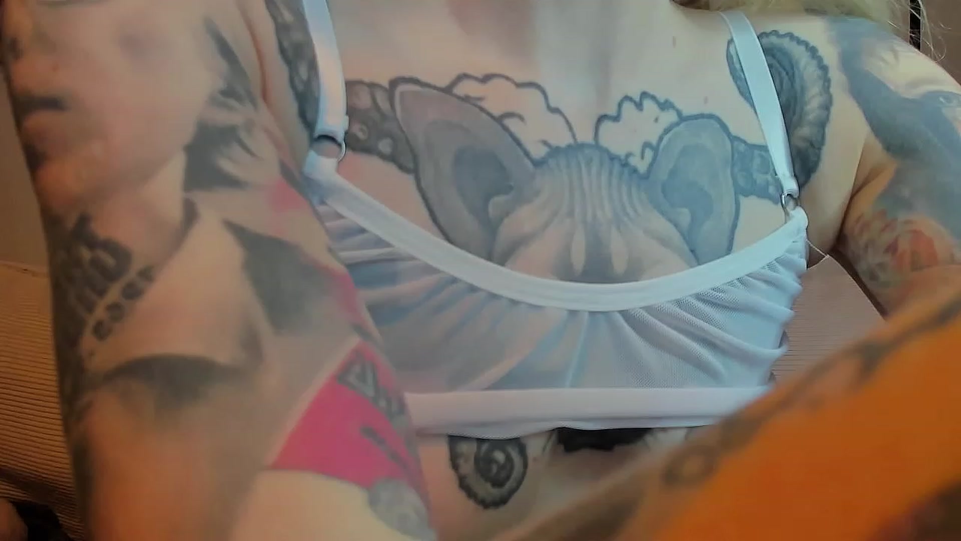 Gallery image thumbnail from Alexa_Smithhh's myfreecams stream on, 05/05/2023, 22:27 image 10 of 20
