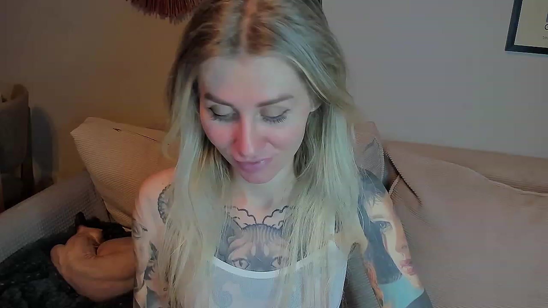 Gallery image thumbnail from Alexa_Smithhh's myfreecams stream on, 05/05/2023, 22:27 image 6 of 20