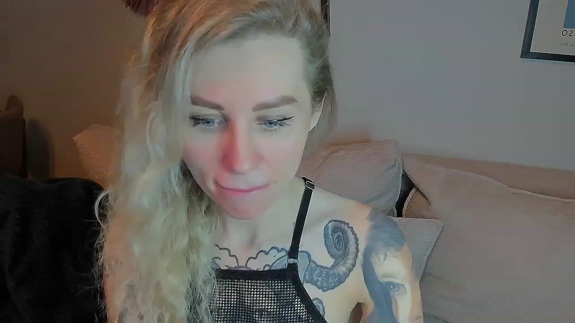 Gallery image thumbnail from Alexa_Smithhh's myfreecams stream on, 05/06/2023, 17:32 image 6 of 20