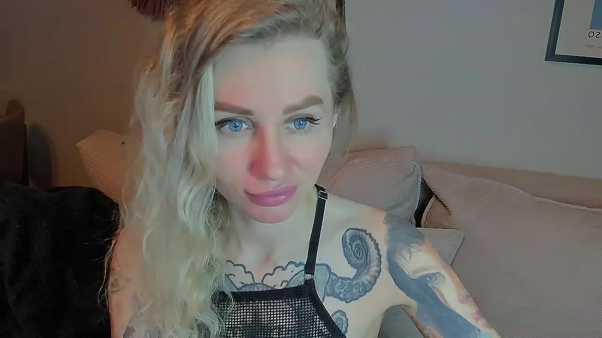 Gallery image thumbnail from Alexa_Smithhh's myfreecams stream on, 05/06/2023, 17:32 image 12 of 20