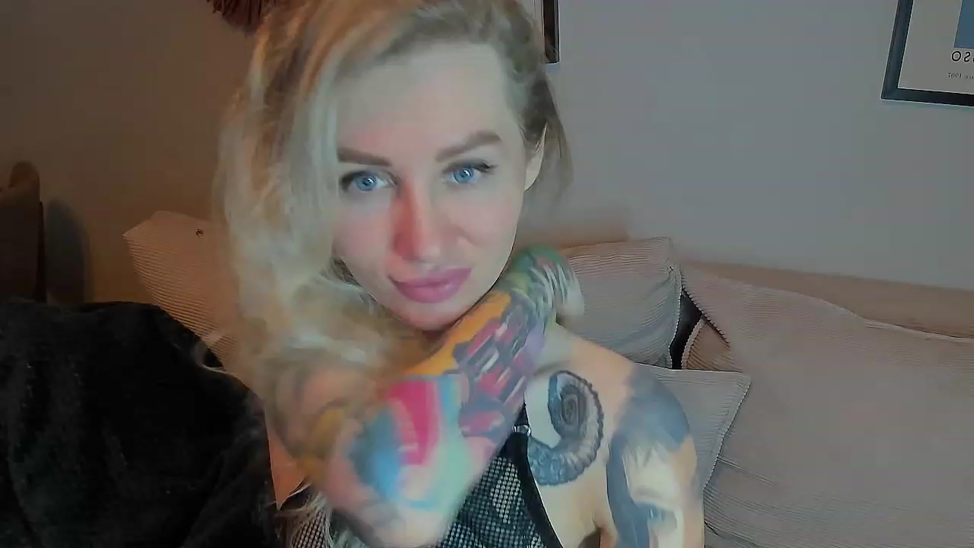 Gallery image thumbnail from Alexa_Smithhh's myfreecams stream on, 05/06/2023, 17:32 image 7 of 20