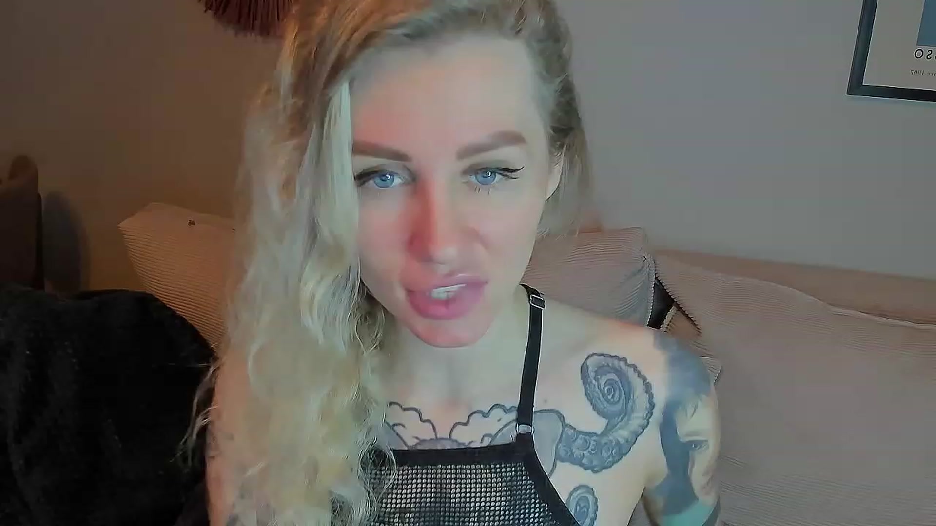 Gallery image thumbnail from Alexa_Smithhh's myfreecams stream on, 05/06/2023, 17:32 image 13 of 20