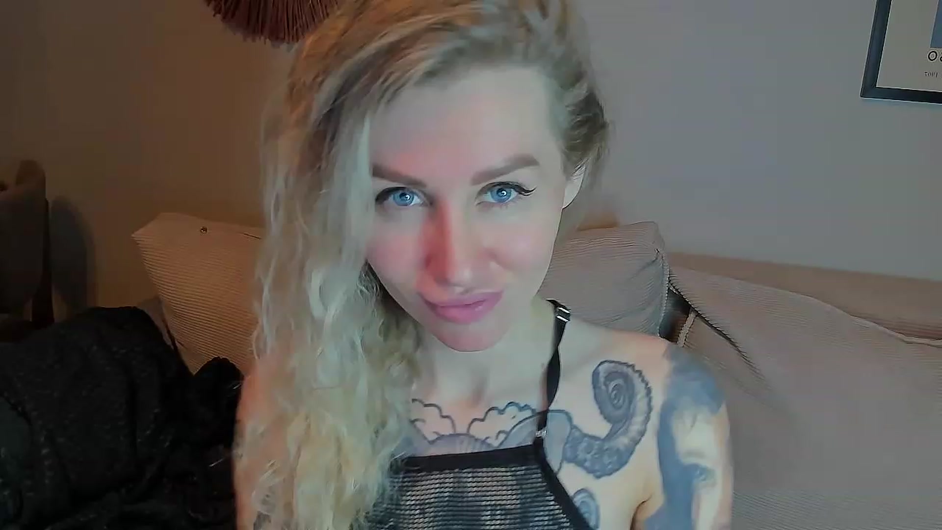 Gallery image thumbnail from Alexa_Smithhh's myfreecams stream on, 05/06/2023, 19:34 image 14 of 20