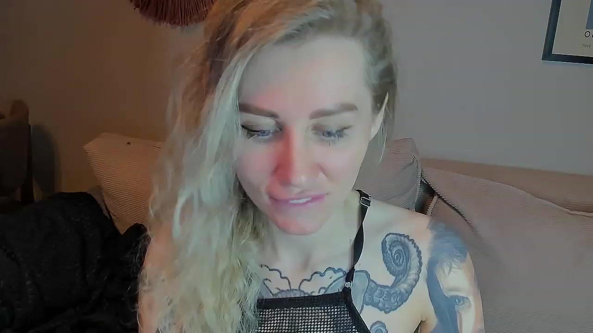 Gallery image thumbnail from Alexa_Smithhh's myfreecams stream on, 05/06/2023, 19:34 image 5 of 20