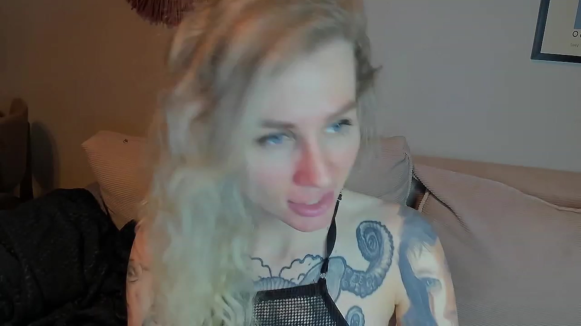 Gallery image thumbnail from Alexa_Smithhh's myfreecams stream on, 05/06/2023, 19:34 image 8 of 20