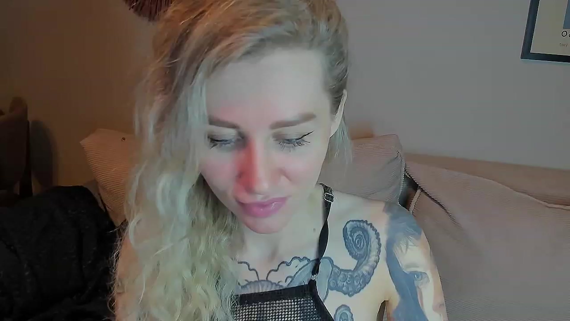 Gallery image thumbnail from Alexa_Smithhh's myfreecams stream on, 05/06/2023, 19:34 image 12 of 20
