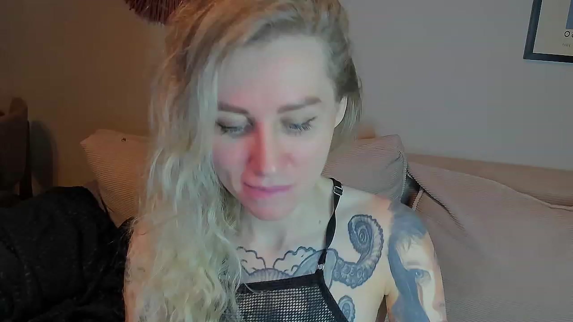 Gallery image thumbnail from Alexa_Smithhh's myfreecams stream on, 05/06/2023, 19:34 image 10 of 20