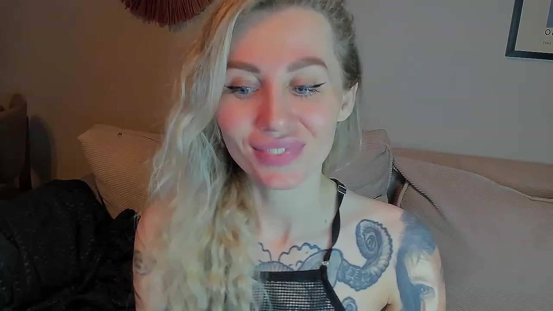 Gallery image thumbnail from Alexa_Smithhh's myfreecams stream on, 05/06/2023, 19:34 image 6 of 20