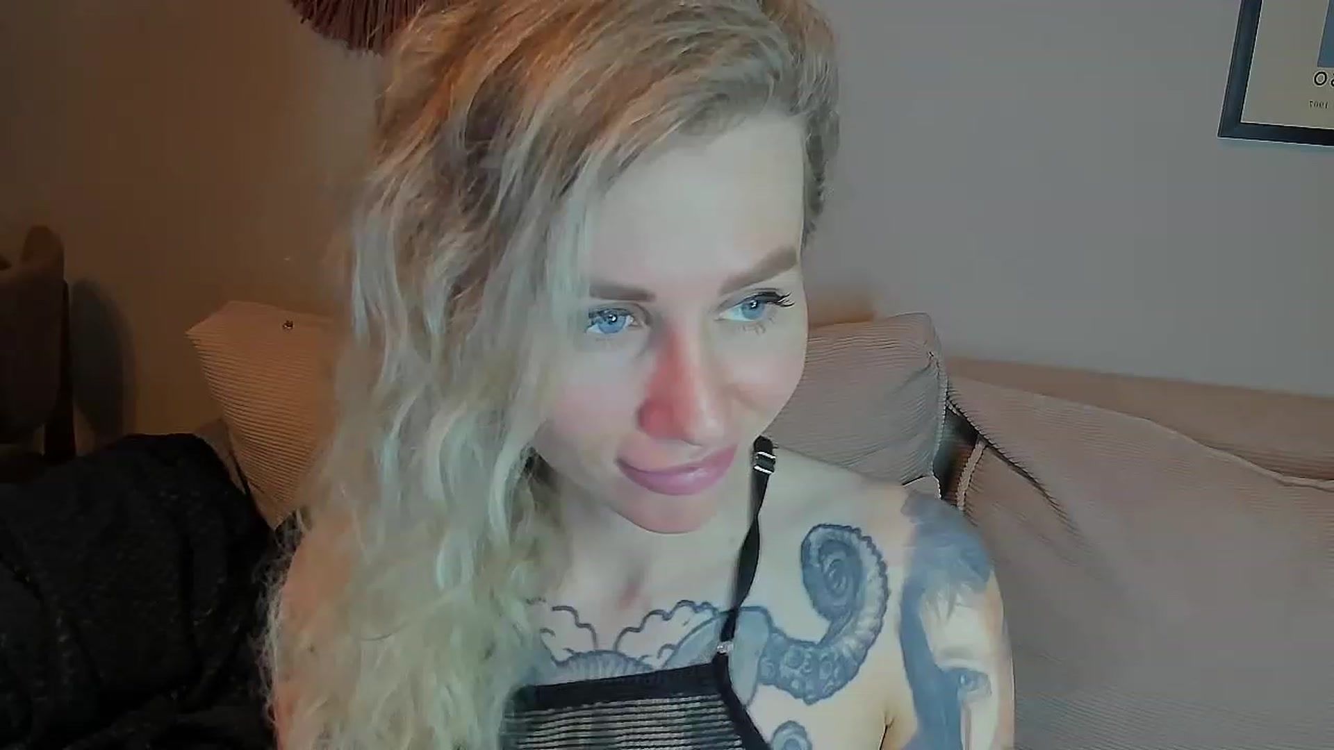 Gallery image thumbnail from Alexa_Smithhh's myfreecams stream on, 05/06/2023, 19:34 image 13 of 20