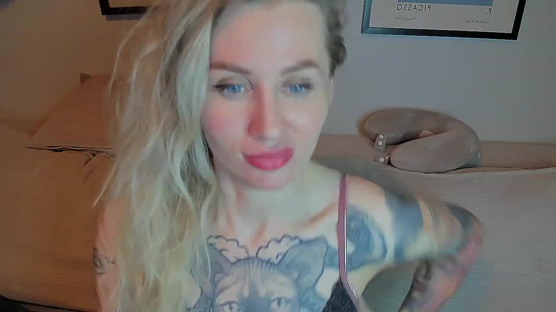 Gallery image thumbnail from Alexa_Smithhh's myfreecams stream on, 05/08/2023, 19:32 image 12 of 20