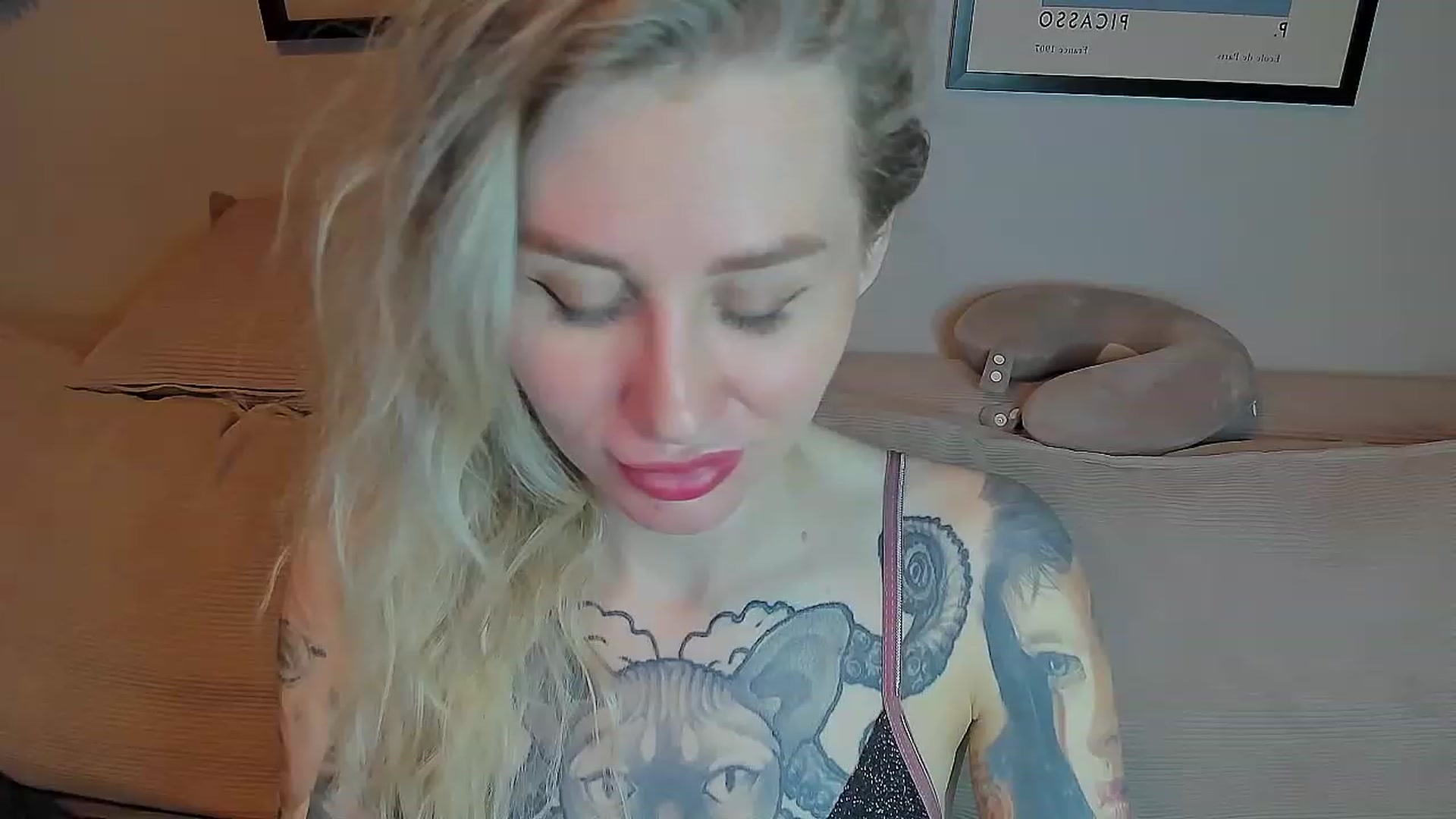 Gallery image thumbnail from Alexa_Smithhh's myfreecams stream on, 05/08/2023, 19:32 image 15 of 20