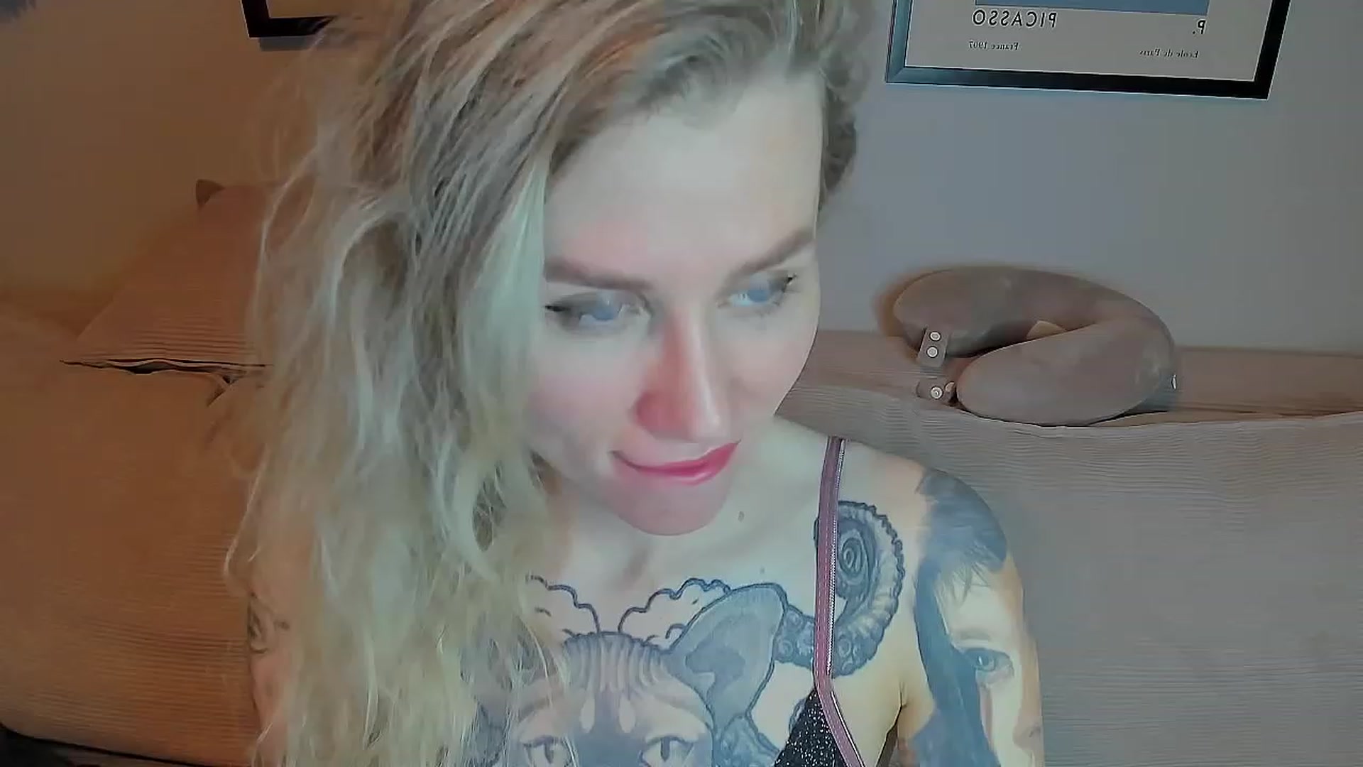 Gallery image thumbnail from Alexa_Smithhh's myfreecams stream on, 05/08/2023, 19:32 image 19 of 20