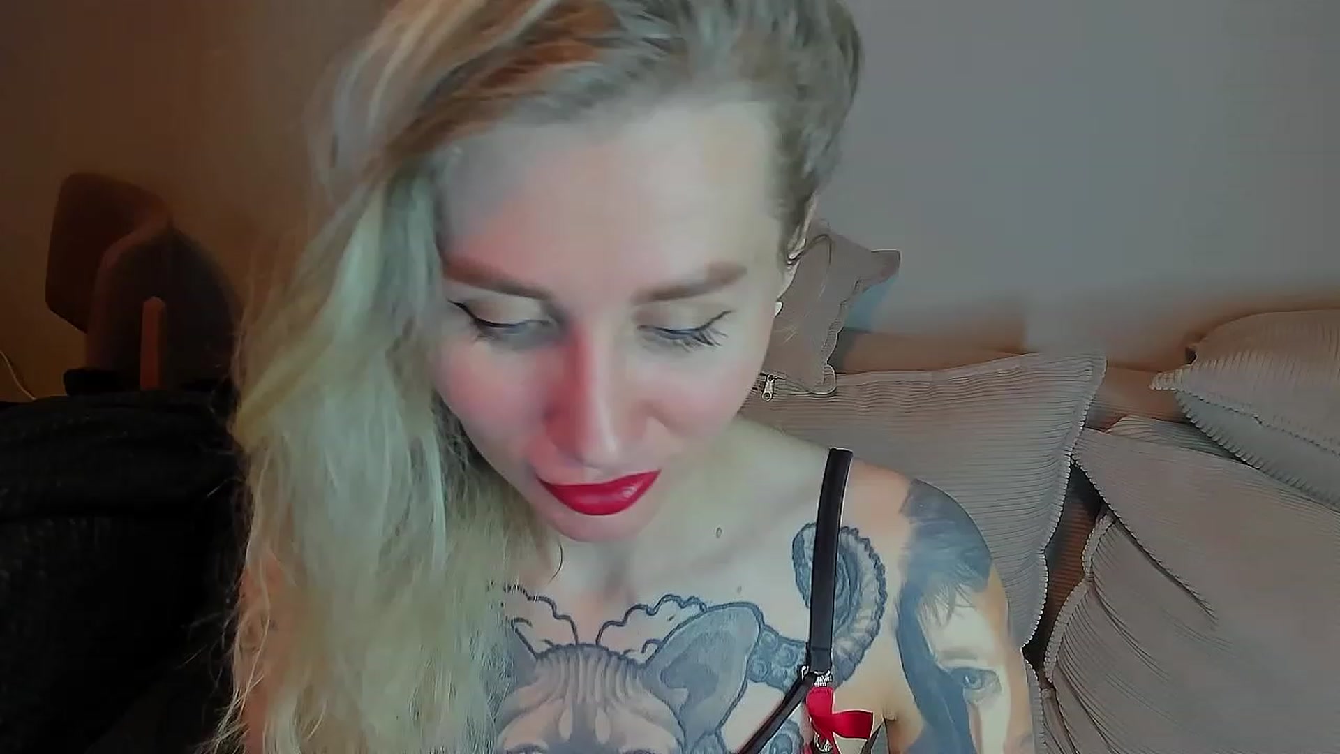 Gallery image thumbnail from Alexa_Smithhh's myfreecams stream on, 05/12/2023, 18:51 image 10 of 20