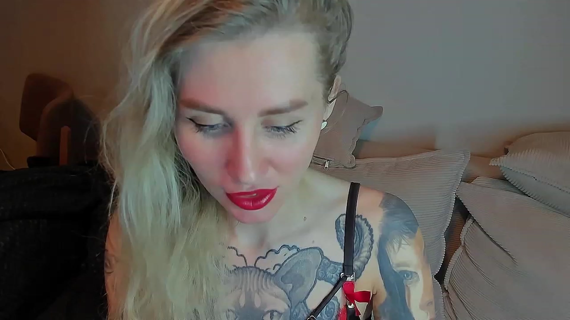 Gallery image thumbnail from Alexa_Smithhh's myfreecams stream on, 05/12/2023, 18:51 image 3 of 20