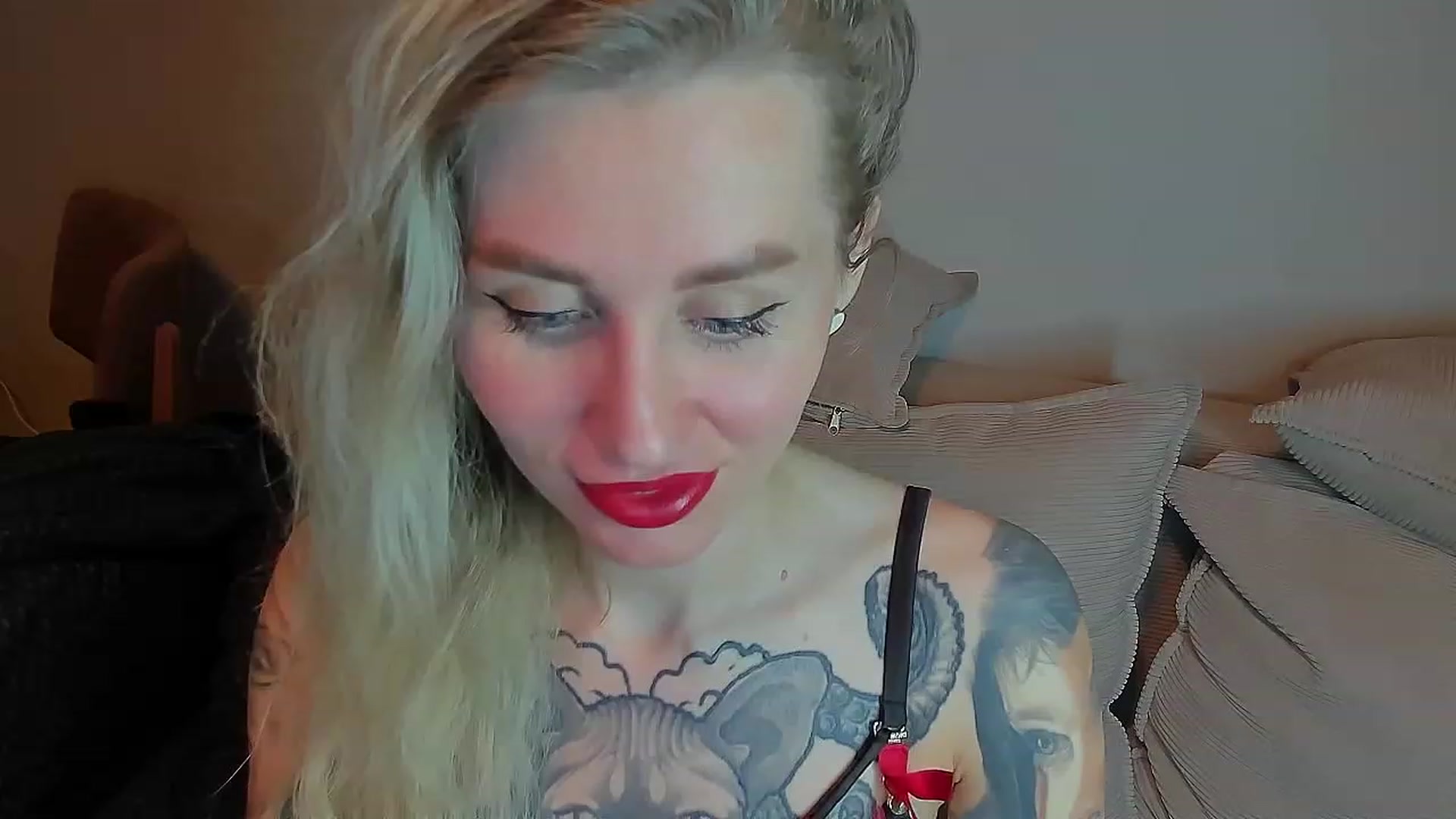 Gallery image thumbnail from Alexa_Smithhh's myfreecams stream on, 05/12/2023, 18:51 image 8 of 20