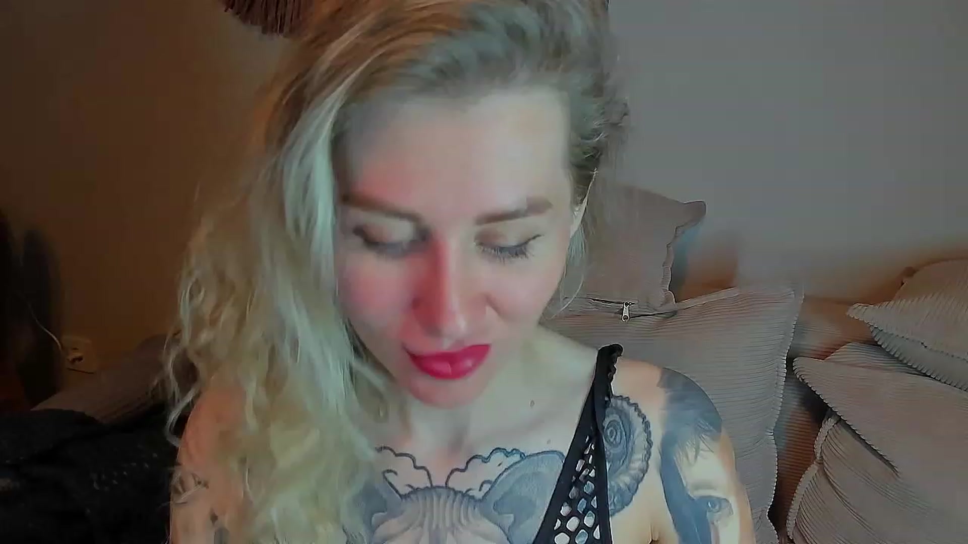 Gallery image thumbnail from Alexa_Smithhh's myfreecams stream on, 05/14/2023, 20:14 image 8 of 20