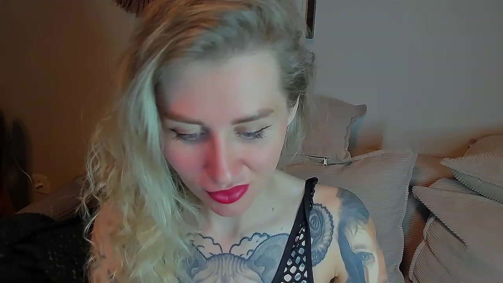 Gallery image thumbnail from Alexa_Smithhh's myfreecams stream on, 05/14/2023, 20:14 image 12 of 20