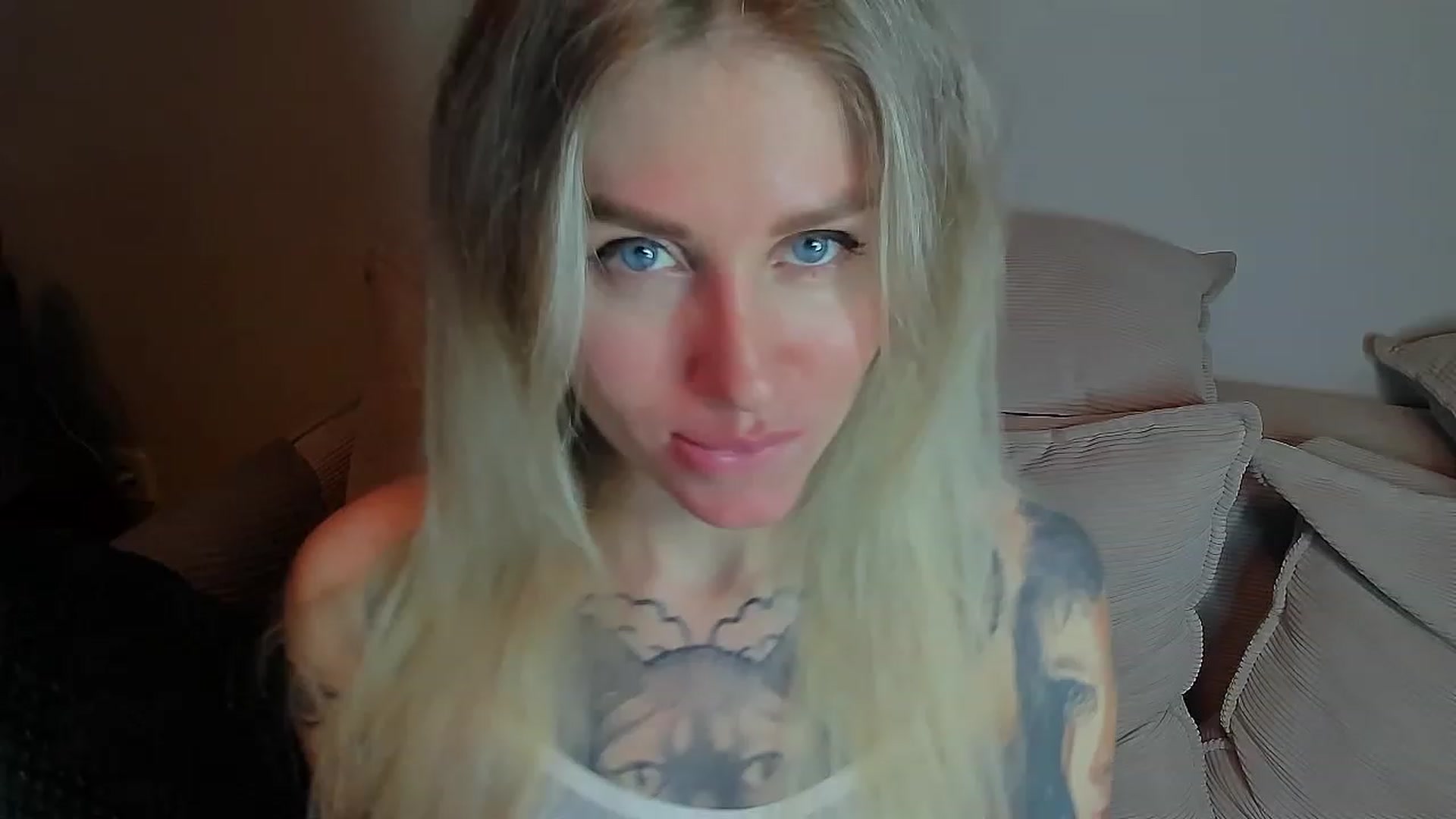 Gallery image thumbnail from Alexa_Smithhh's myfreecams stream on, 05/18/2023, 21:24 image 15 of 20