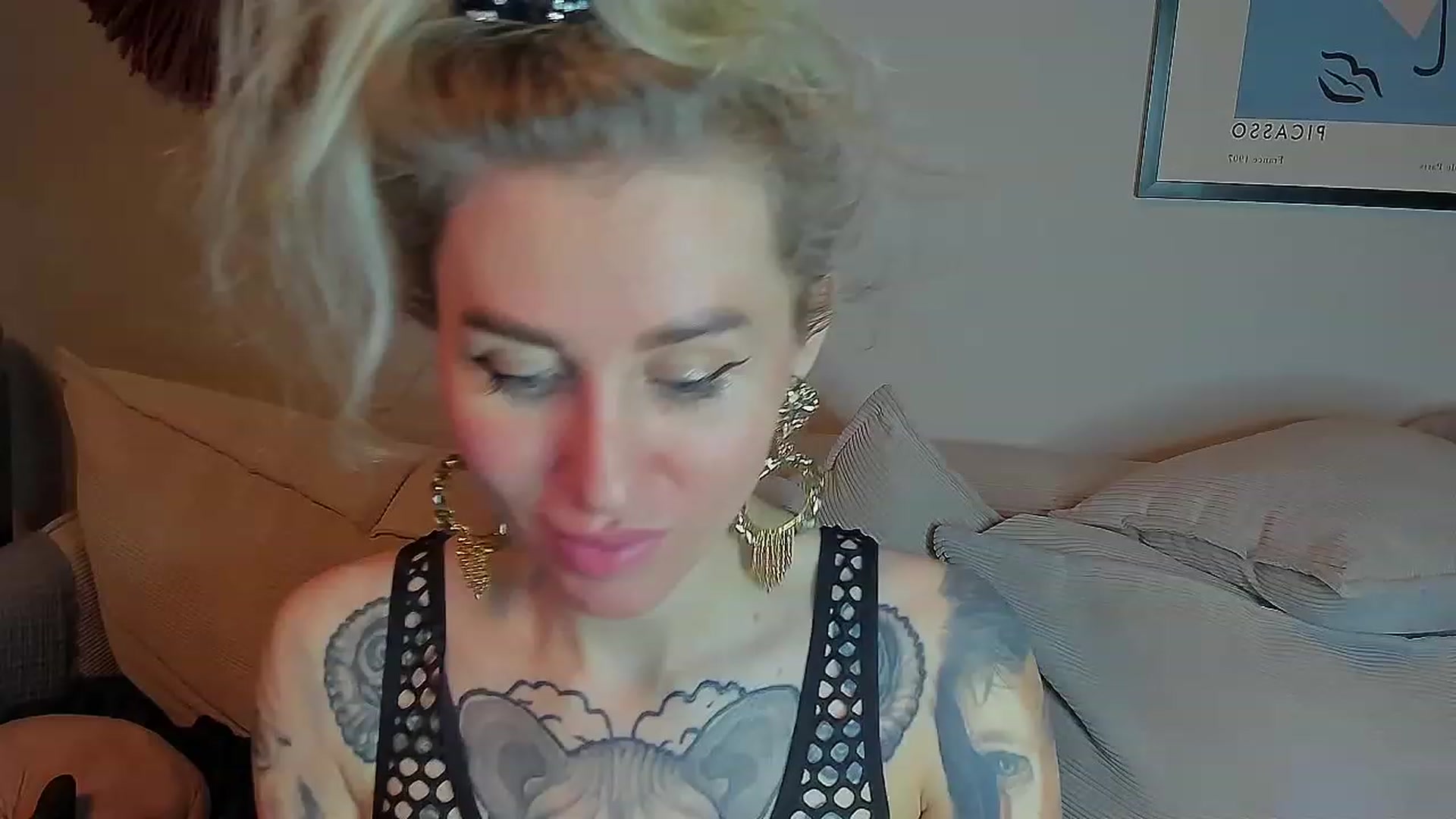 Gallery image thumbnail from Alexa_Smithhh's myfreecams stream on, 05/26/2023, 19:46 image 7 of 20