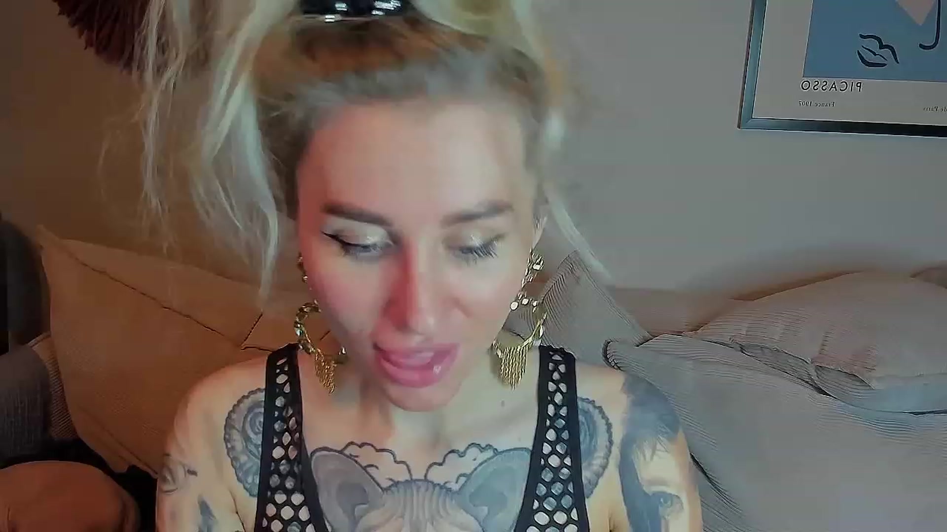 Gallery image thumbnail from Alexa_Smithhh's myfreecams stream on, 05/26/2023, 19:46 image 6 of 20