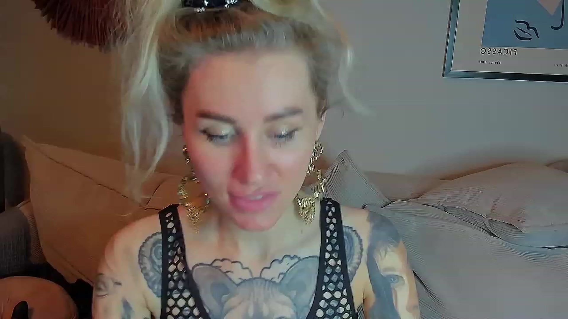 Gallery image thumbnail from Alexa_Smithhh's myfreecams stream on, 05/26/2023, 19:46 image 3 of 20