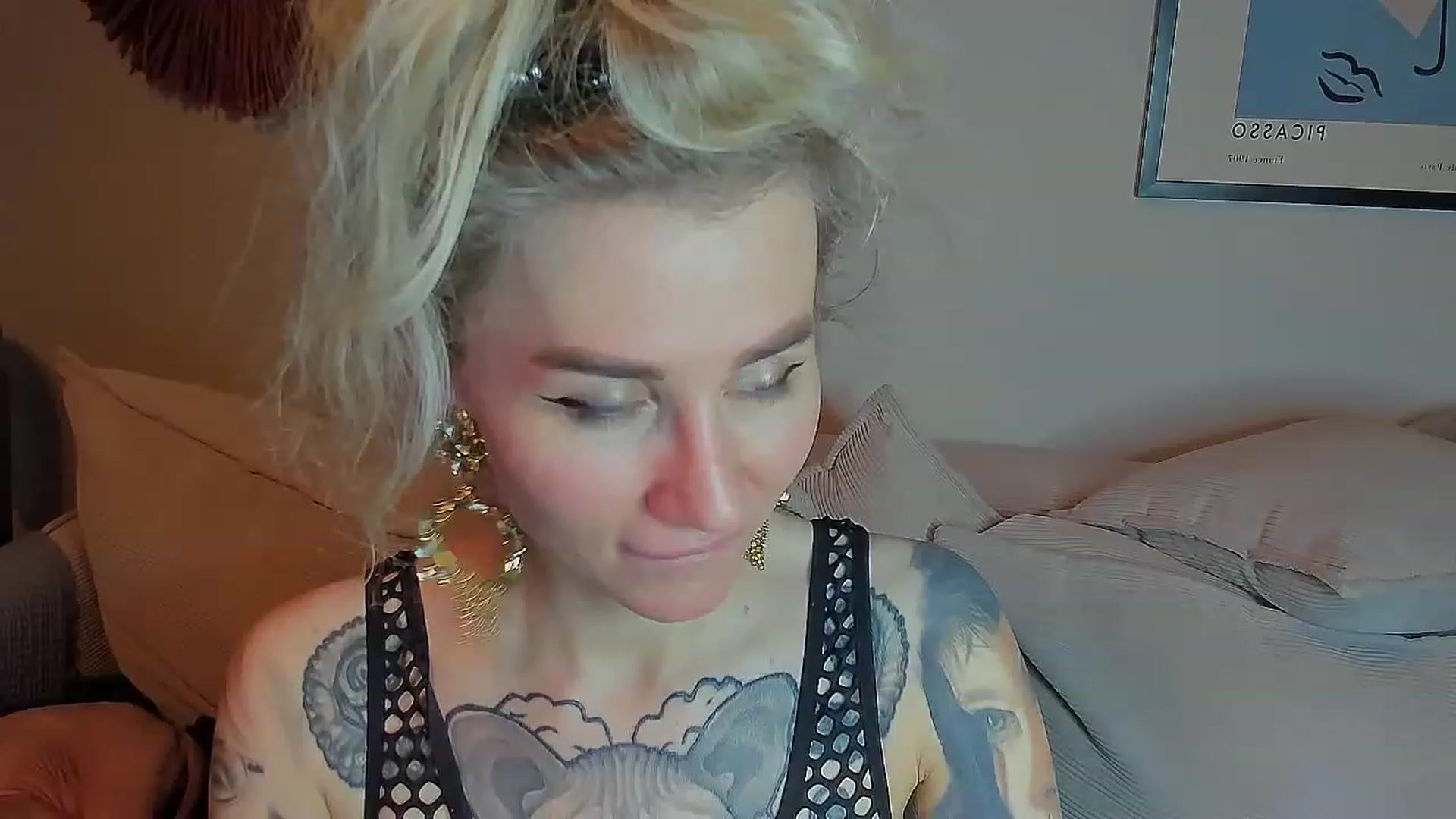 Gallery image thumbnail from Alexa_Smithhh's myfreecams stream on, 05/26/2023, 19:46 image 19 of 20