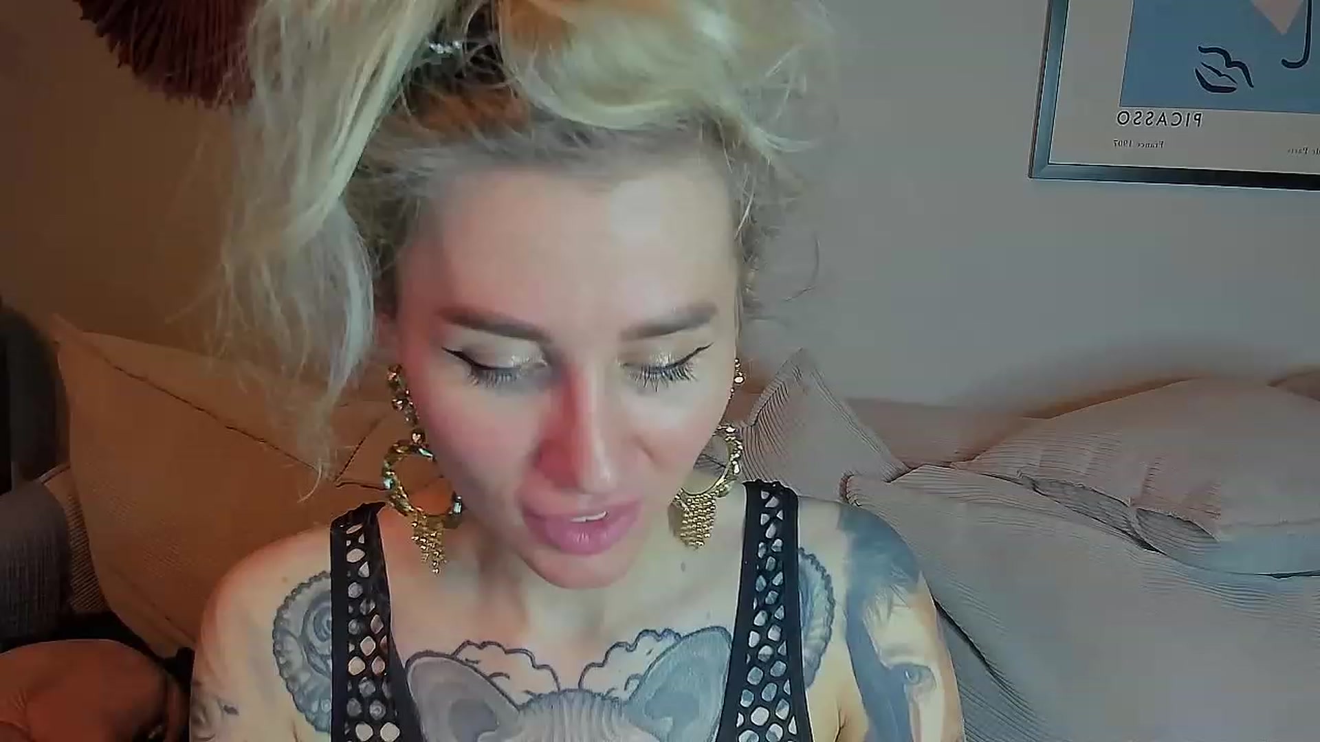 Gallery image thumbnail from Alexa_Smithhh's myfreecams stream on, 05/26/2023, 19:46 image 18 of 20