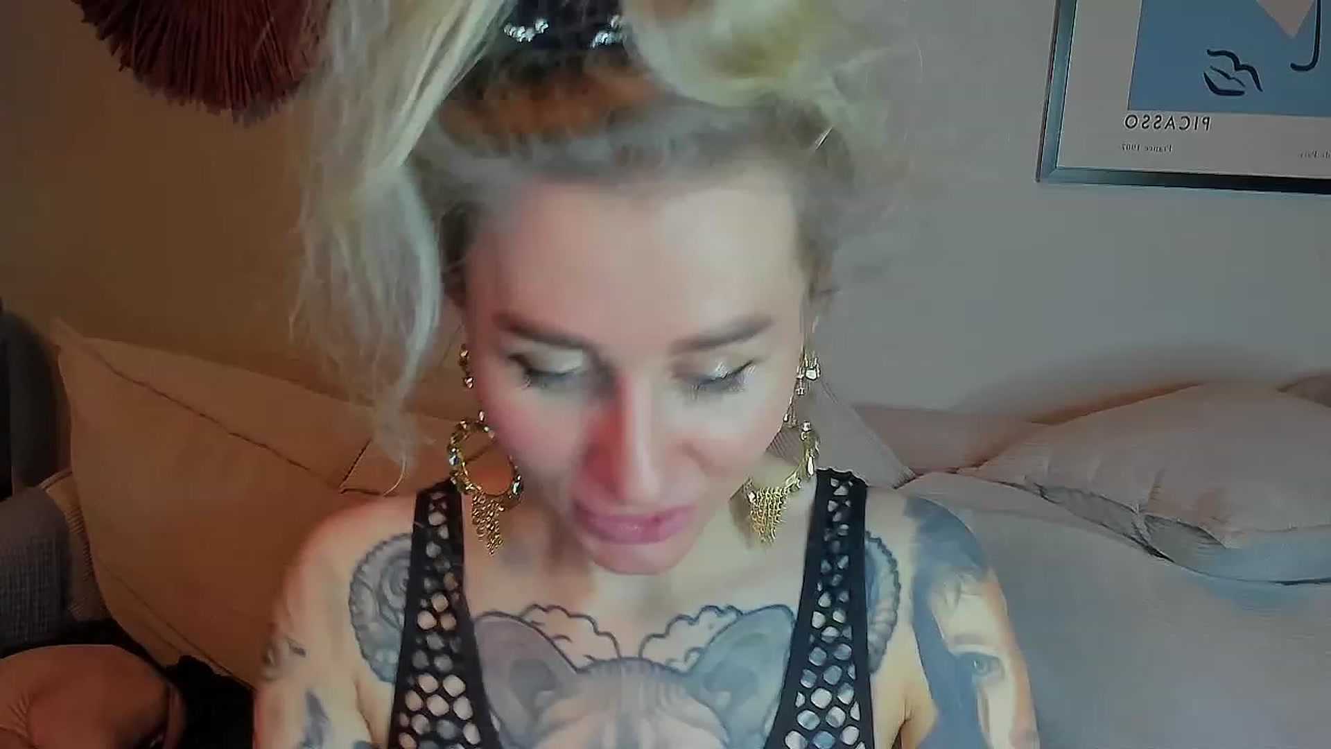Gallery image thumbnail from Alexa_Smithhh's myfreecams stream on, 05/26/2023, 19:46 image 16 of 20