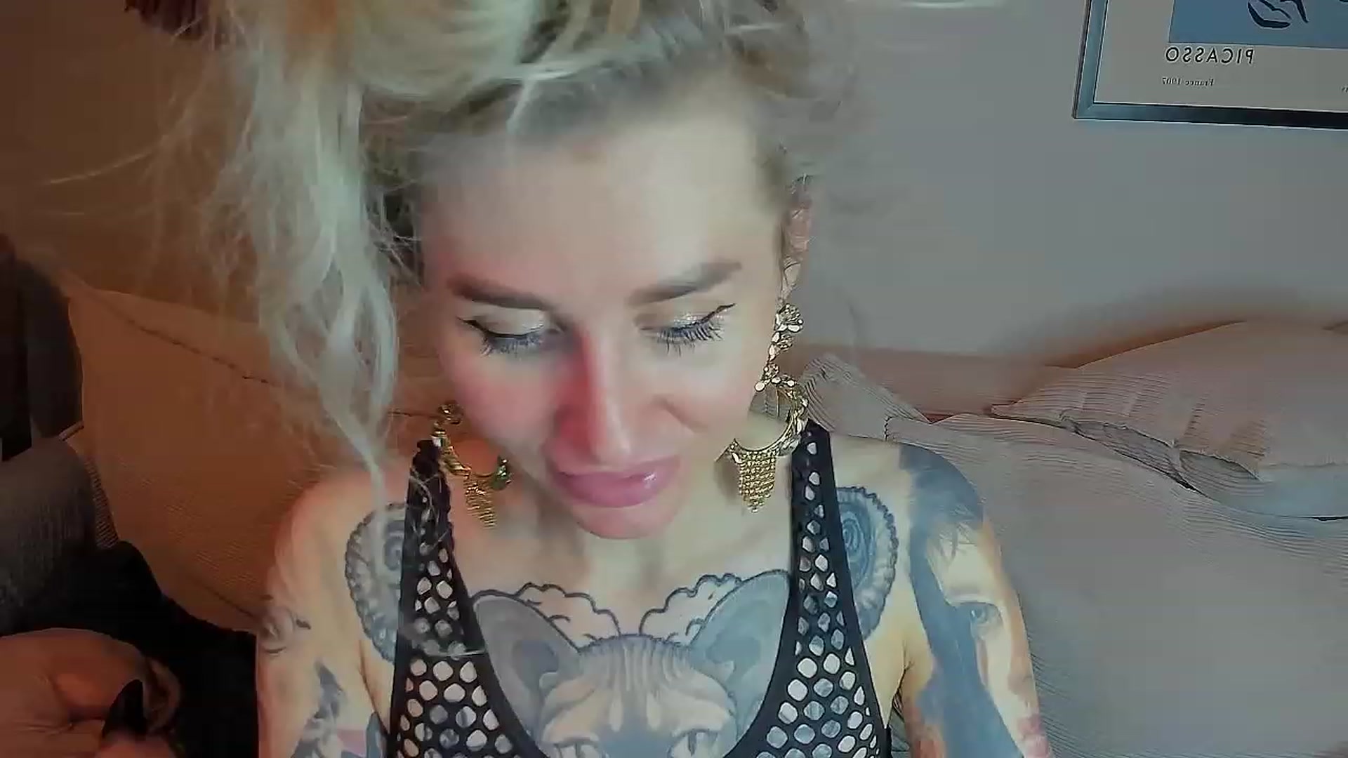 Gallery image thumbnail from Alexa_Smithhh's myfreecams stream on, 05/26/2023, 21:28 image 2 of 20