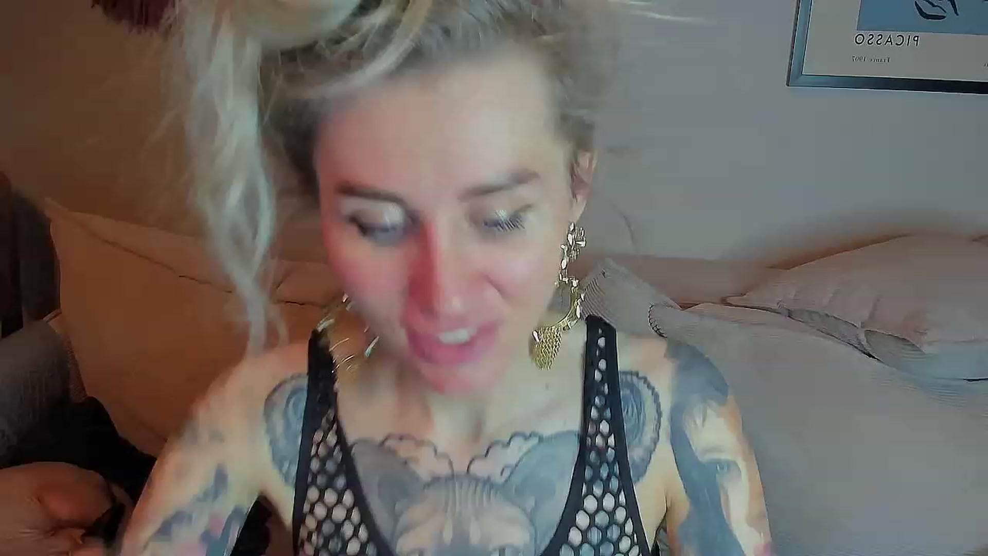 Gallery image thumbnail from Alexa_Smithhh's myfreecams stream on, 05/26/2023, 21:28 image 11 of 20