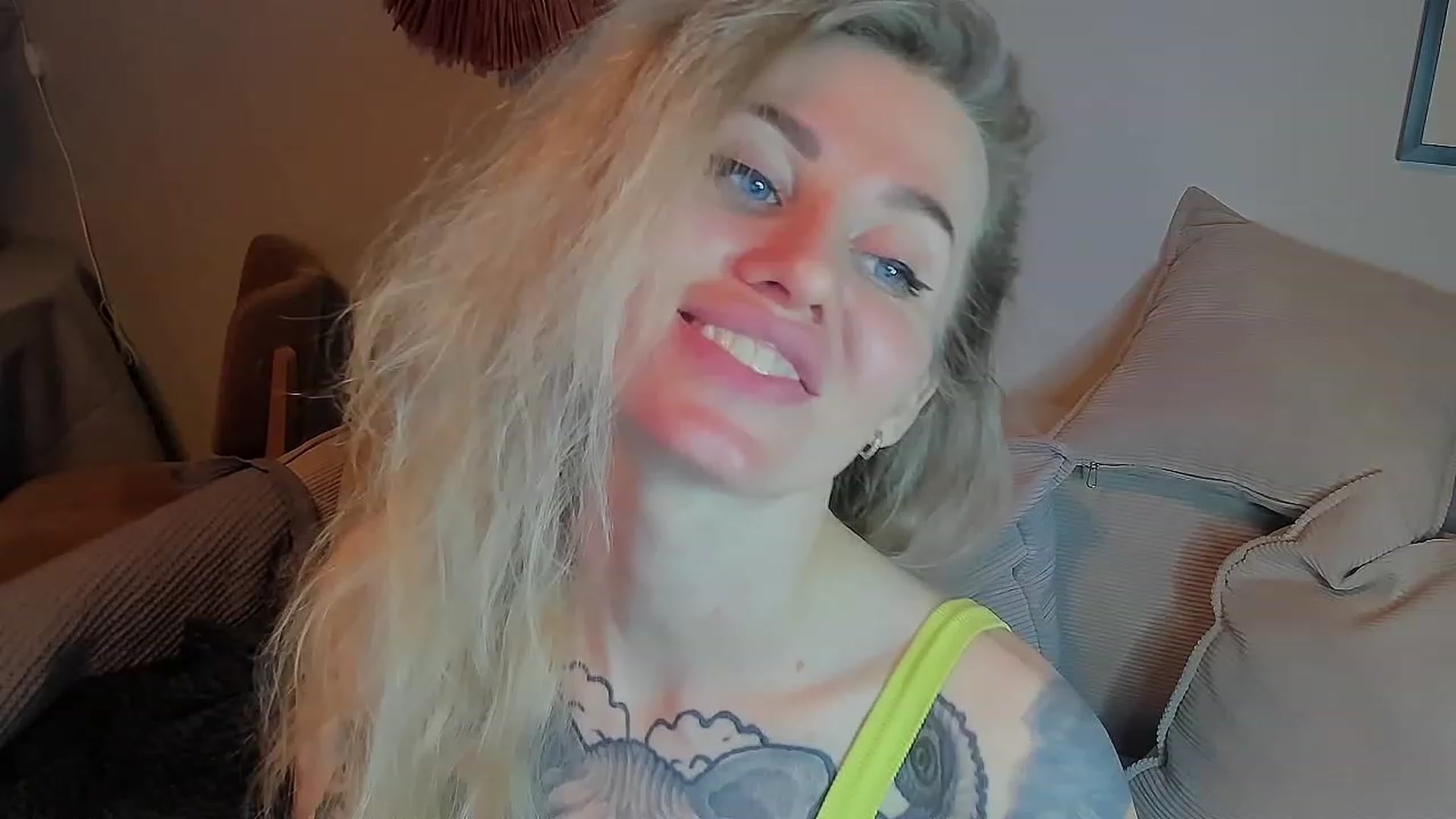 Gallery image thumbnail from Alexa_Smithhh's myfreecams stream on, 06/02/2023, 21:28 image 15 of 20