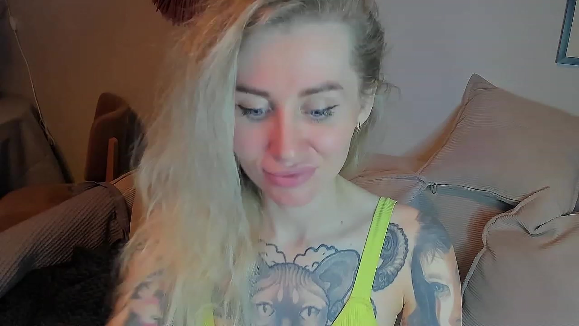 Gallery image thumbnail from Alexa_Smithhh's myfreecams stream on, 06/02/2023, 21:28 image 16 of 20