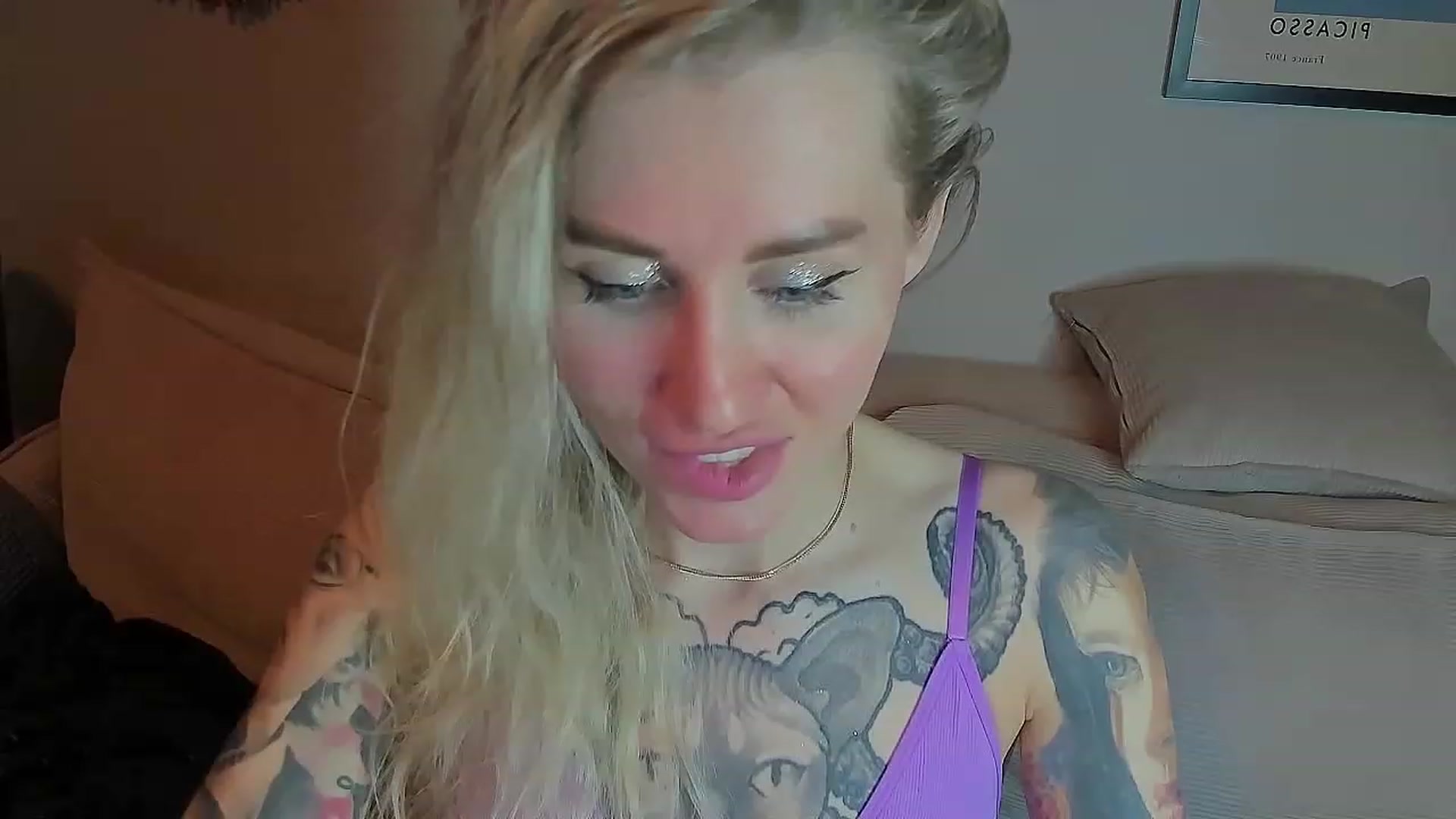 Gallery image thumbnail from Alexa_Smithhh's myfreecams stream on, 06/08/2023, 19:01 image 8 of 20
