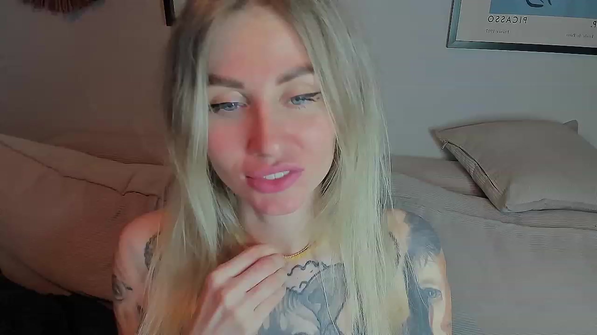 Gallery image thumbnail from Alexa_Smithhh's myfreecams stream on, 06/12/2023, 18:01 image 12 of 20