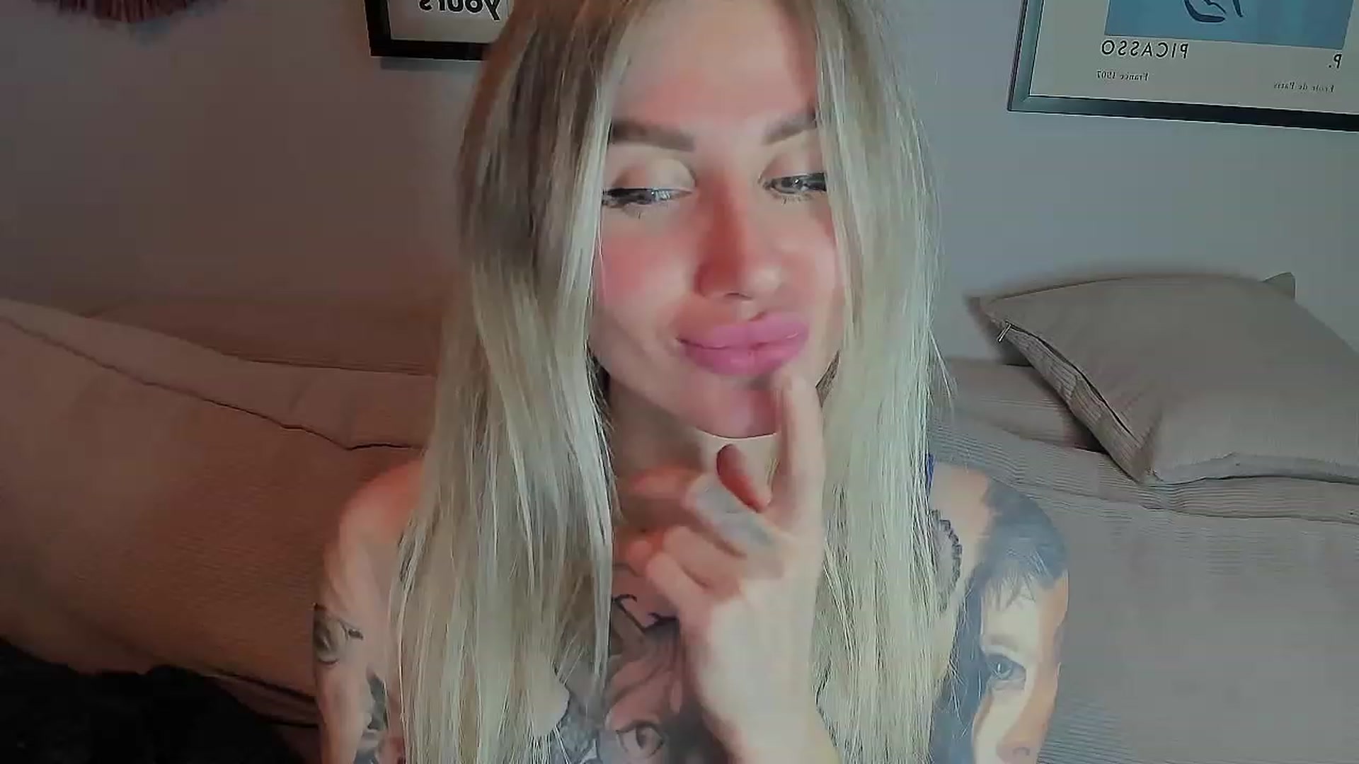 Gallery image thumbnail from Alexa_Smithhh's myfreecams stream on, 06/12/2023, 18:01 image 3 of 20