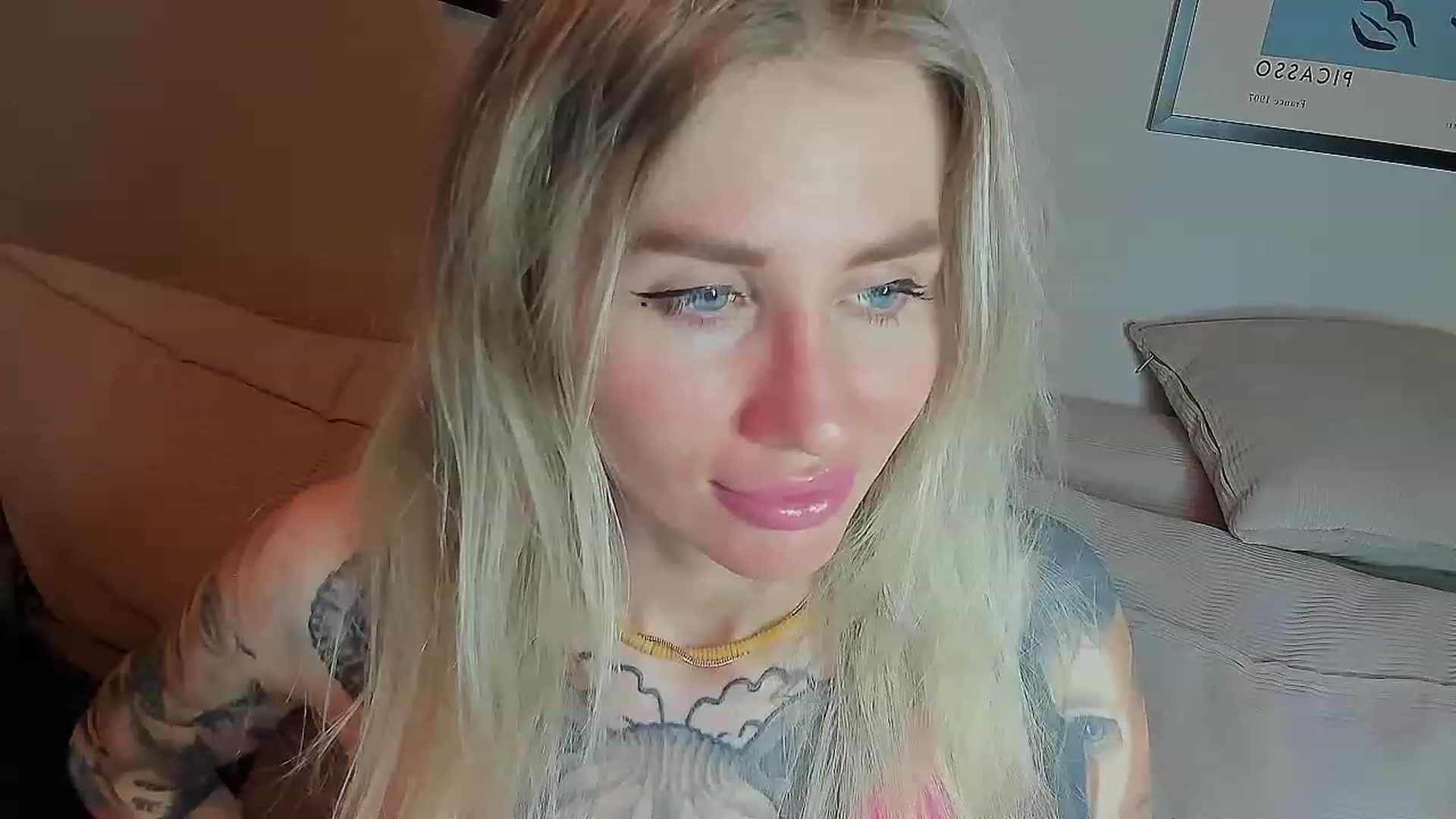 Gallery image thumbnail from Alexa_Smithhh's myfreecams stream on, 06/13/2023, 20:01 image 15 of 20