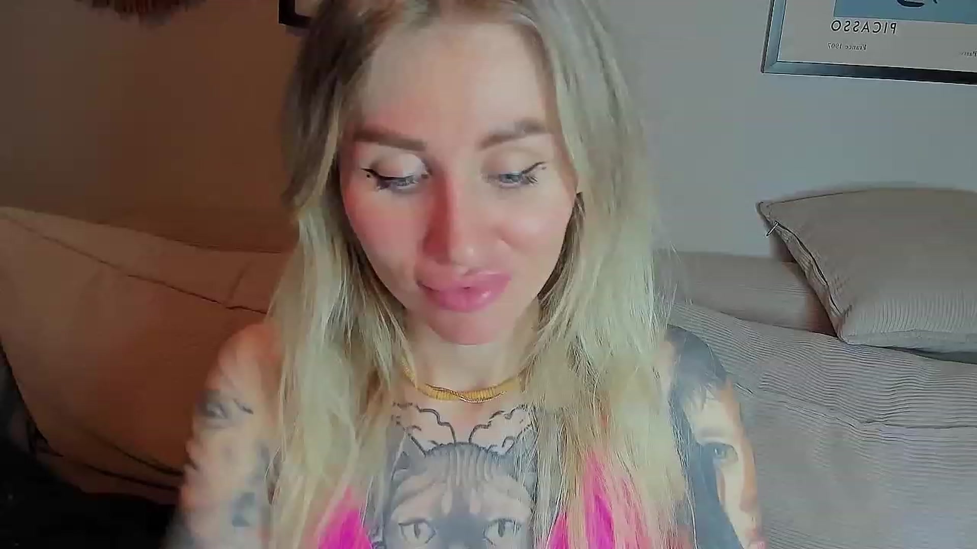 Gallery image thumbnail from Alexa_Smithhh's myfreecams stream on, 06/13/2023, 20:01 image 19 of 20