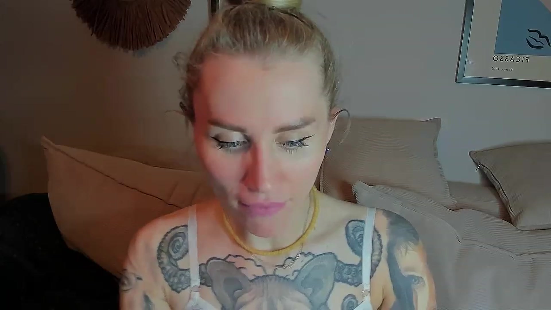 Gallery image thumbnail from Alexa_Smithhh's myfreecams stream on, 06/15/2023, 20:11 image 14 of 20