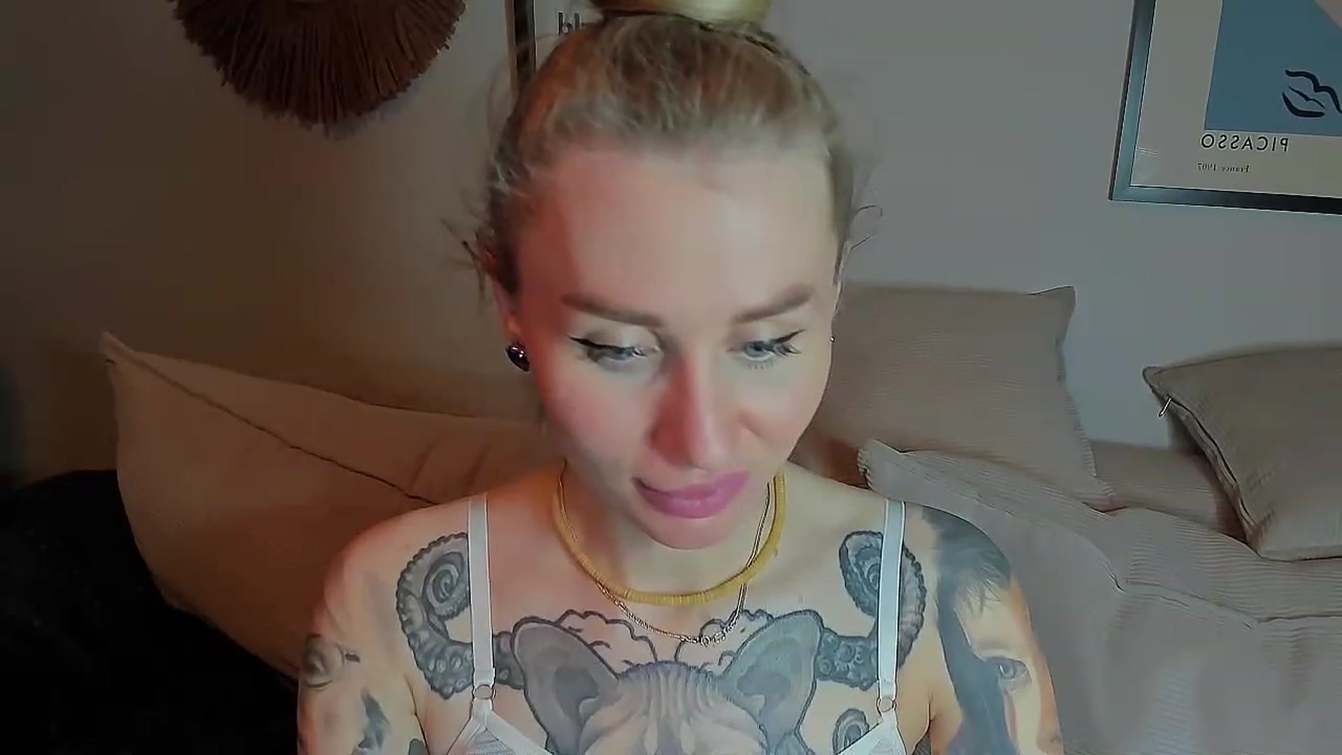 Gallery image thumbnail from Alexa_Smithhh's myfreecams stream on, 06/15/2023, 20:11 image 16 of 20