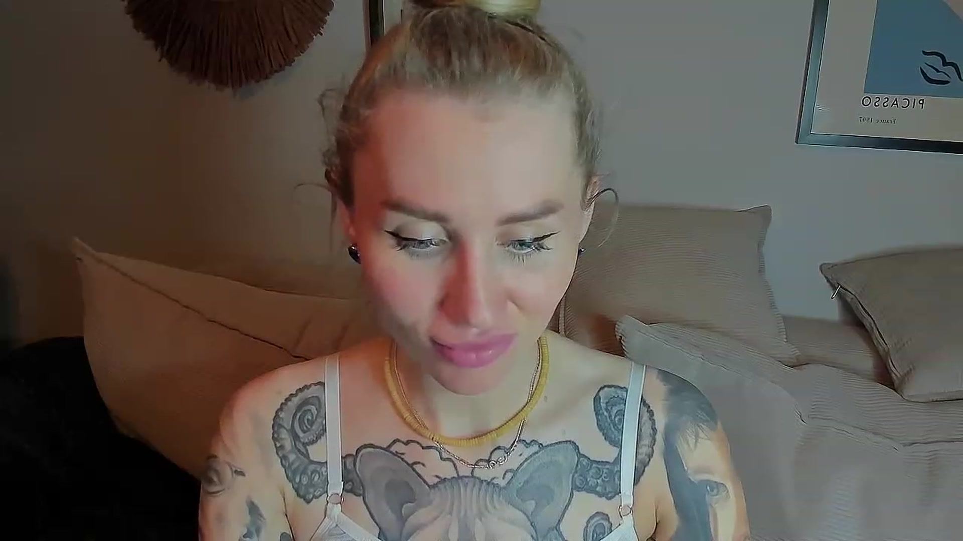 Gallery image thumbnail from Alexa_Smithhh's myfreecams stream on, 06/15/2023, 20:11 image 13 of 20