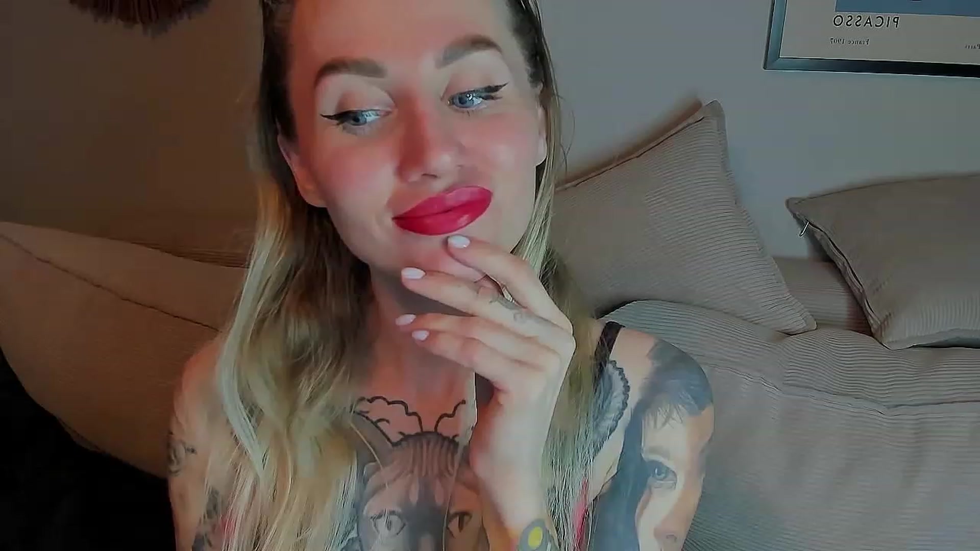 Gallery image thumbnail from Alexa_Smithhh's myfreecams stream on, 06/16/2023, 19:16 image 5 of 20