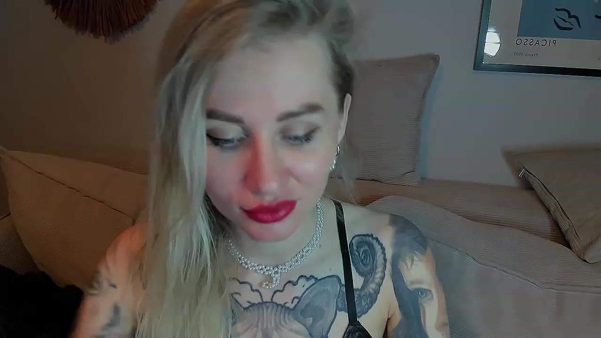 Gallery image thumbnail from Alexa_Smithhh's myfreecams stream on, 06/18/2023, 18:32 image 12 of 20