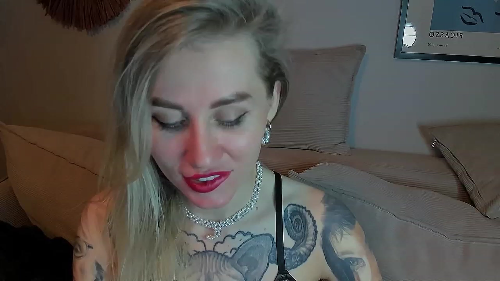 Gallery image thumbnail from Alexa_Smithhh's myfreecams stream on, 06/18/2023, 18:32 image 16 of 20