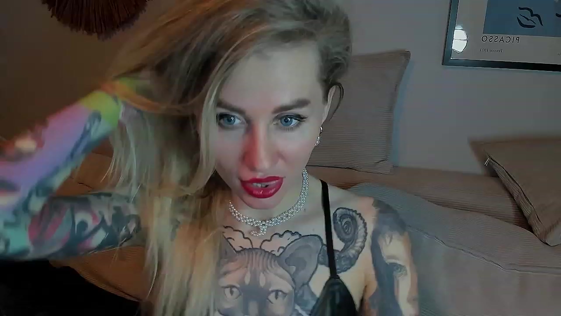 Gallery image thumbnail from Alexa_Smithhh's myfreecams stream on, 06/18/2023, 18:32 image 7 of 20