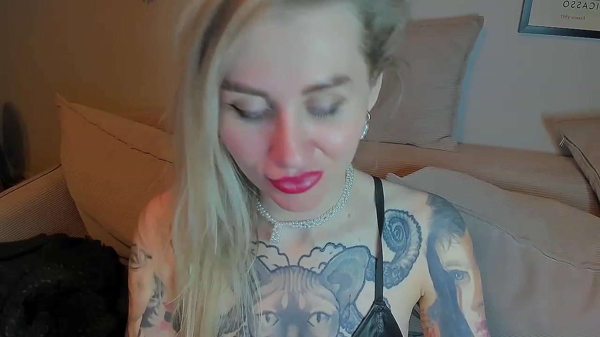 Gallery image thumbnail from Alexa_Smithhh's myfreecams stream on, 06/18/2023, 21:17 image 19 of 20
